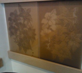 Пескоструйная гравировка и отделка стекла